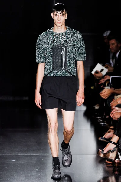Look 11
